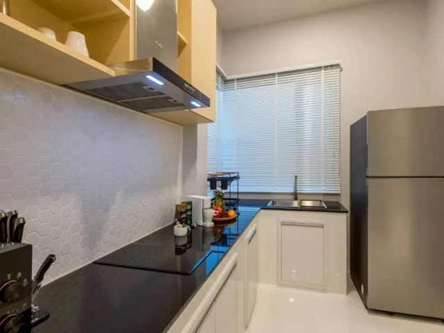 Read property prices and sizes correctly
